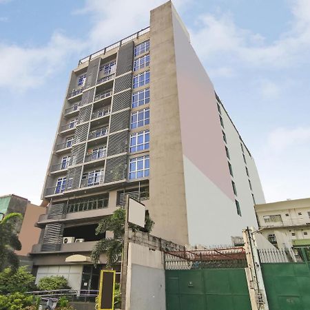Melbourne Suites Makati City Esterno foto